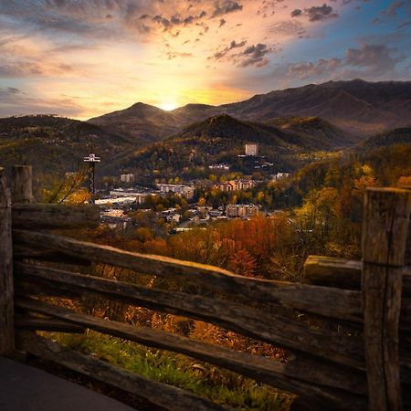 Mountain Lake Lodge, Hot Tub, Theater Room, 1089 Free Tickets Each Paid Day, Dollywood And More Sevierville Extérieur photo
