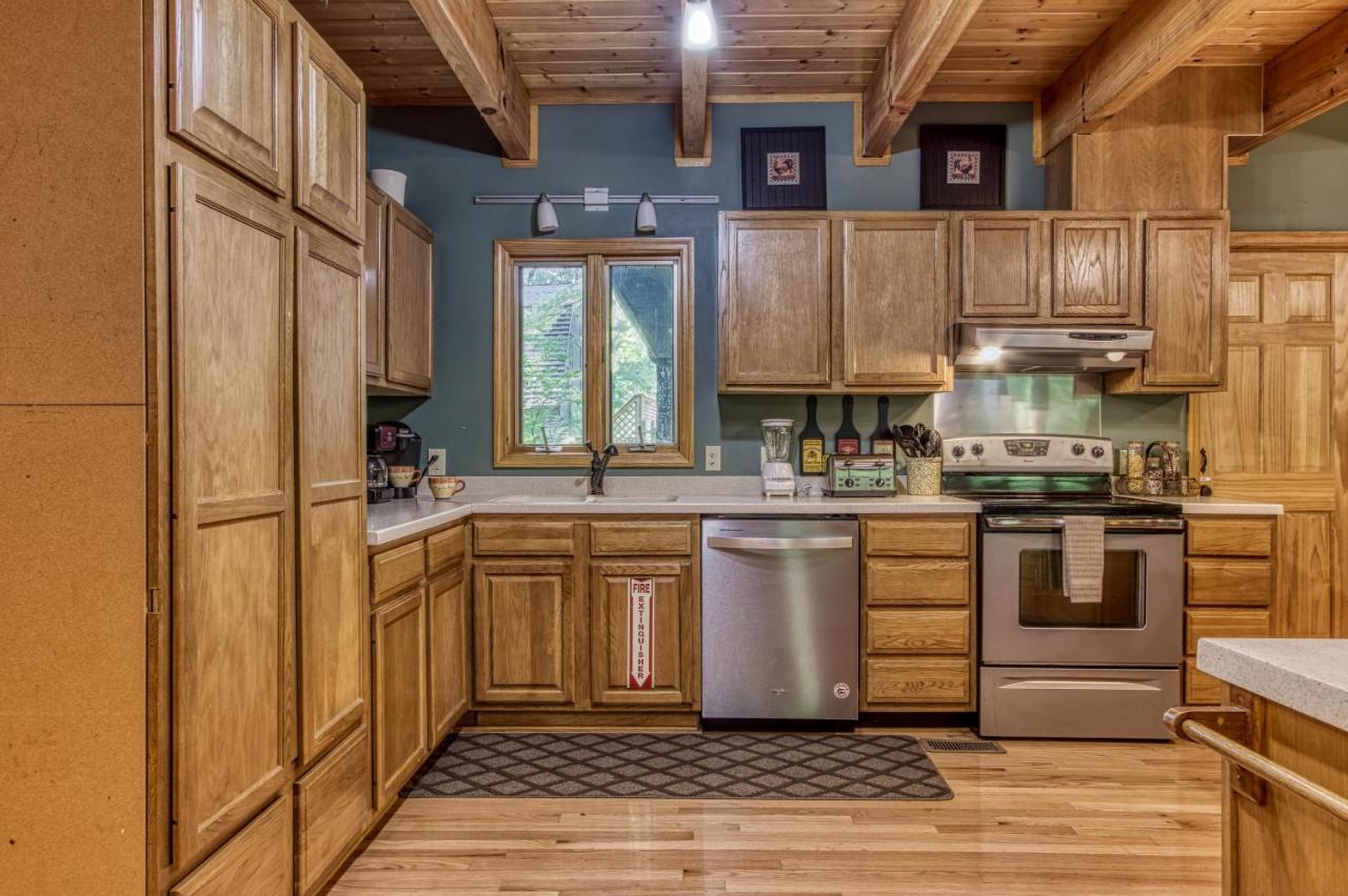 Mountain Lake Lodge, Hot Tub, Theater Room, 1089 Free Tickets Each Paid Day, Dollywood And More Sevierville Extérieur photo