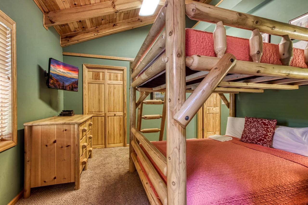 Mountain Lake Lodge, Hot Tub, Theater Room, 1089 Free Tickets Each Paid Day, Dollywood And More Sevierville Extérieur photo