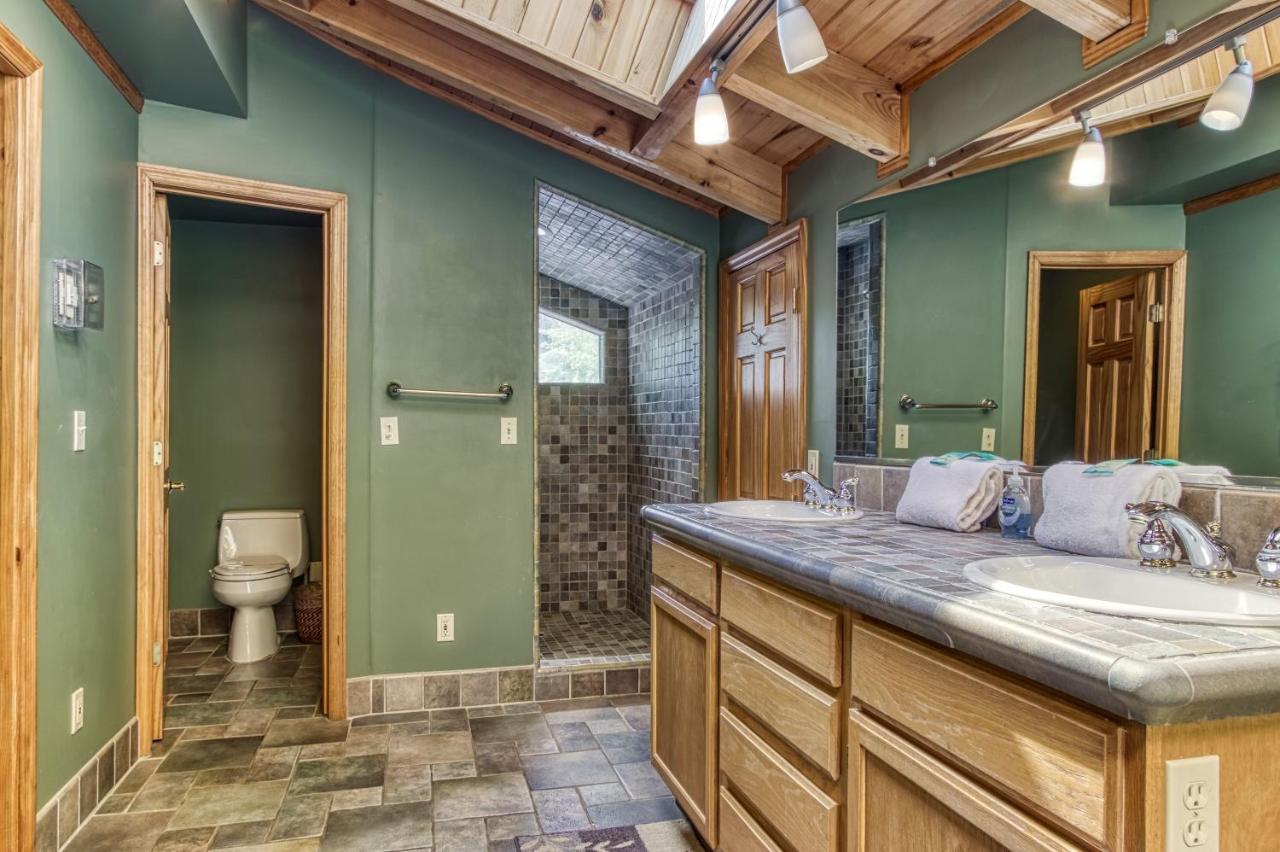 Mountain Lake Lodge, Hot Tub, Theater Room, 1089 Free Tickets Each Paid Day, Dollywood And More Sevierville Extérieur photo